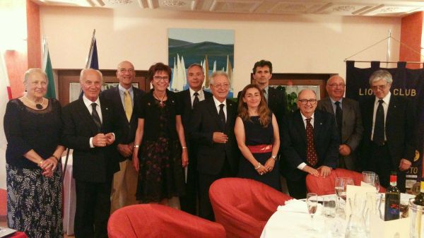 20160622_223207_Burst01